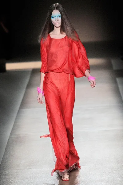 Look 27